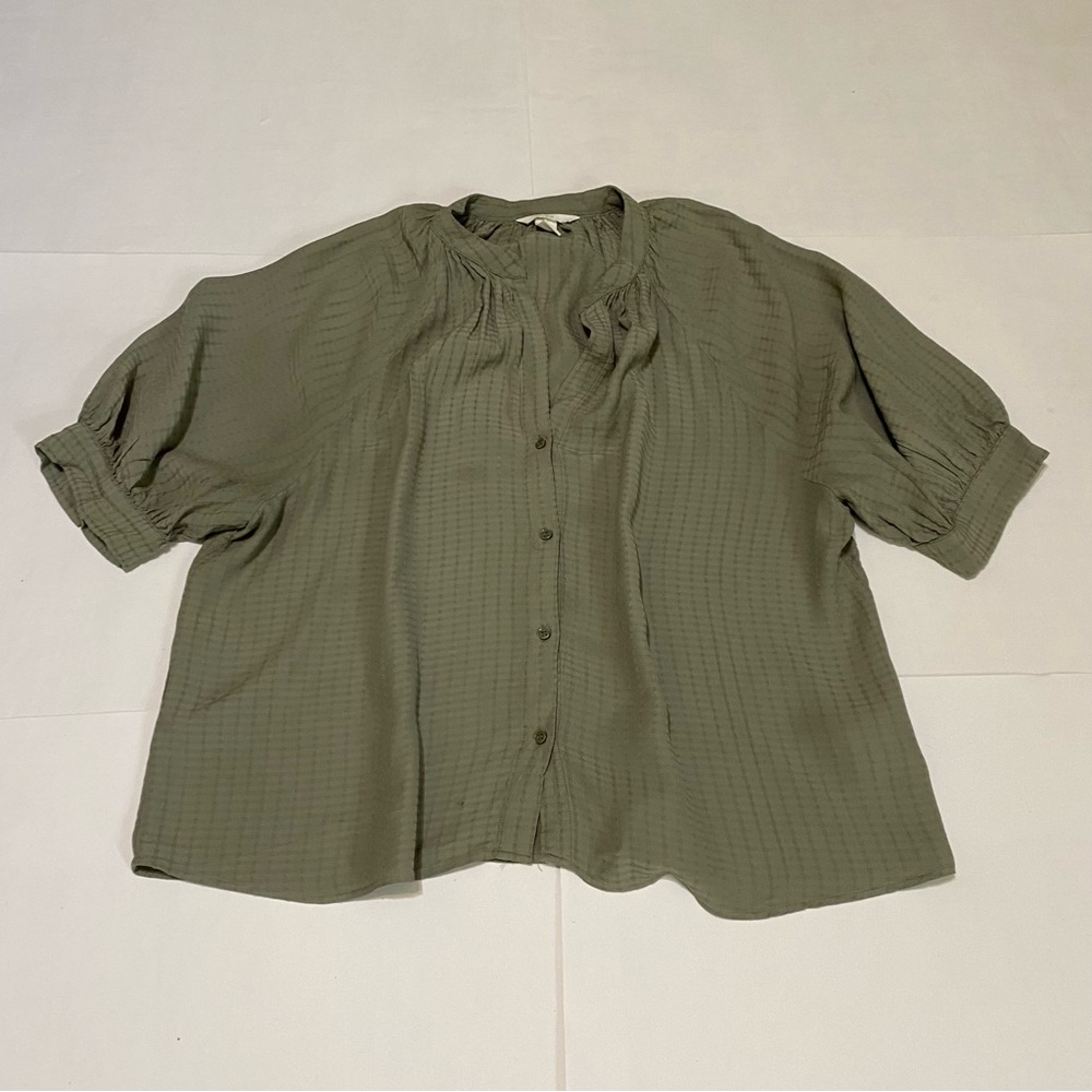 4. H&M Green Puff Sleeve Blouse with Mandarin Collar - Picture 2 of 7
